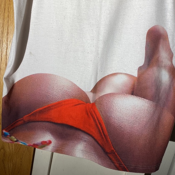 Red - Picture 3 of 3